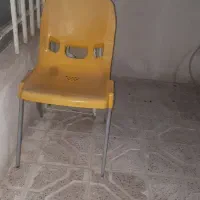 صندلی انتظار زرد