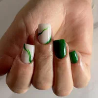 تخفیف خدمات ناخن با بهترین متریال