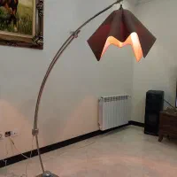 آباژور ایستاده