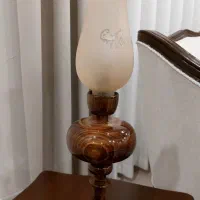 شمعدان چوبی برقی طرح گرد سوز آنتیک خراطی شده|چراغ خواب و آباژور|تهران, جنت‌آباد جنوبی|دیوار