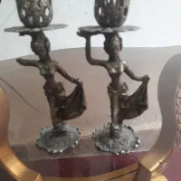 یک جفت شادان برنجی