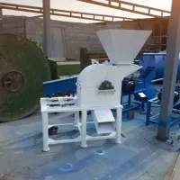 استخدام جوشکار و مونتاژ کار، و نیروی اداری خانوم