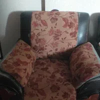 مبل ۷ نفر راحتی چرم و پارچه|مبلمان خانگی و میز عسلی|اصفهان, رزمندگان|دیوار