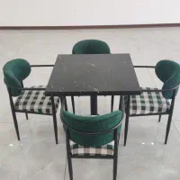 میز و صندلی در حد نو