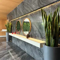 همکف حیاط دار/فول مشاعات/استثنایی و لوکس