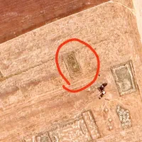 زمین ۲۰۰متر