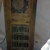 درب چوبی قدیمی شیشه ریز رنگی قاجاری