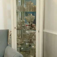 بوفه و ساعت چوبی