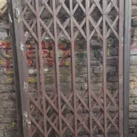 ساخت درب آکاردئونی و انواع در و پنجره و نرده