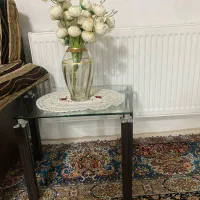 مبل۷نفره با میز جلو مبلی عسلی‌ها و فرش تمیز|مبلمان خانگی و میز عسلی|شیراز, میانرود|دیوار