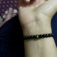 فروش دستبند با حروف مشکی رنگی