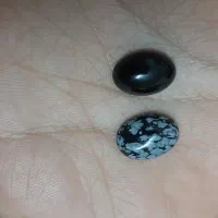 اونیکس سیاه و ابسیدین لکه برفی