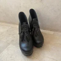 فروش یکجای حدود ۱۵ جفت کفش
