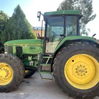 یک دستگاه تراکتور جاندیر فوق سنگین آمریکایی  7800