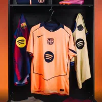 کیت فوتبالی بارسلونا کیت دوم کرمی،نارنجی و مشکی