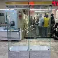 دکور داروخانه ویترین تمام شیشه ای نمایشگاهی کد001