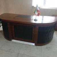 میز مدیریت برند جوان