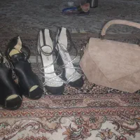 دو جفت کفش مجلسی و یک کیف مجلسی استفاده نشده