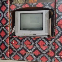 تلویزیون و میز