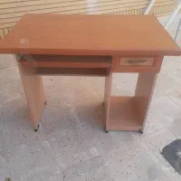 میز کامپیوتر|میز تحریر و کامپیوتر|صدرا-فارس, فاز ۱|دیوار