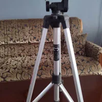 پایه تراز لیزری مارک بوش نو هست اصل میباشد|ابزارآلات|شیراز, شهرک جماران|دیوار