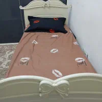 تخت خواب و کمد و میزتحریر