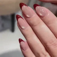 مدل برای کاشت ناخن