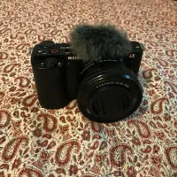 دوربین سونی ZV-E10 با لنز sigma 16 mm
