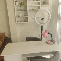 اجاره میز ناخن به ناخن کار با مشتری