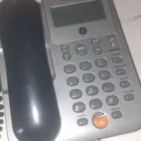 یک عدد تلفن رومیزی