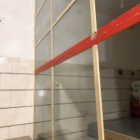 در و شیشه مغازه