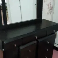 میزآرایش وآینه چوب گردو
