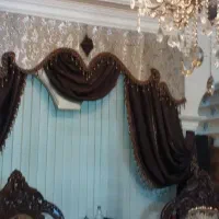 دو عدد پرده  دوعدد لوستر ست