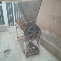 پوست کن بادام سبز