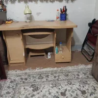 یک عددمیز کار چوبی به طول۱۲۰ وعرض۶۰ وارتفاع ۷۲