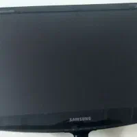 مانیتور lcd ۱۹اینچ سالم