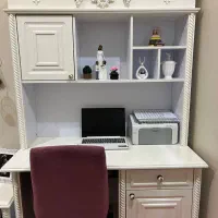 میز تحریر به همراه کتابخانه