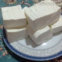 پنیر محلی با شیر گاو