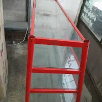 یک ویترین در حد نو به فروش می‌رسد