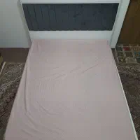 تخت و پاتختی