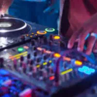 اجرای موزیک زنده و(دیجی) مجالس شادی**