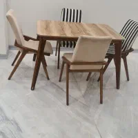 میز نهار خوری چهار نفره قابل تبدیل شدن ب ۶ نفره