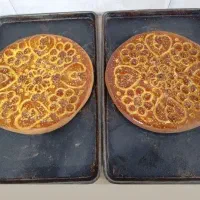 کارگر ساده آقا و خانم در کارگاه نان شیفت روز و شب