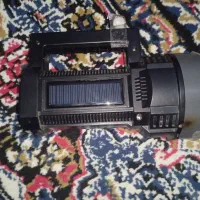 یک عدد چراغ لایت شارژی و دارای صفحه خورشیدی