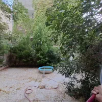 همکف-حیاط-در