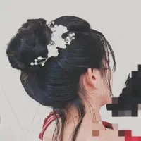 شینیون و میکاپ هردوباهم ۱۲۰۰ همراه با نمونه کار