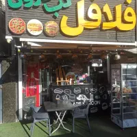 خانم آشپز فست فود ،گریل کار و ساندویچ پیچ