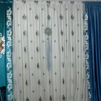 پرده حریر گل دار با 2 عدد بالان مخملی