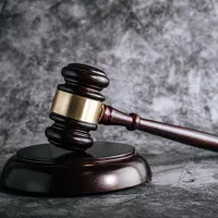 قبول وکالت در تمام مراجع قضایی (خانم)