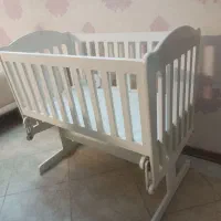 گهواره|تخت و صندلی بچه|مشهد, مشکینی (شهرک غرب)|دیوار